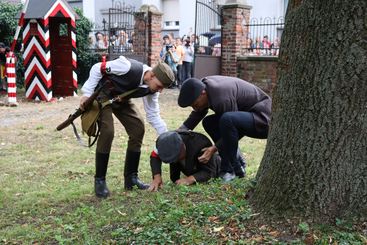 Inscenizacja historyczna i koncert patriotyczny podsumowały wieluńskie uroczystości związane z 80. rocznicą wybuchu Powstania Warszawskiego